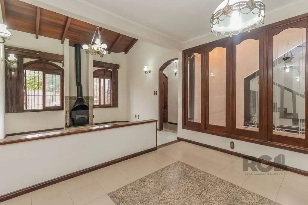 Imagem Casa com 287m², 5 dormitórios, piscina, 4 vagas no bairro Jardim Itu