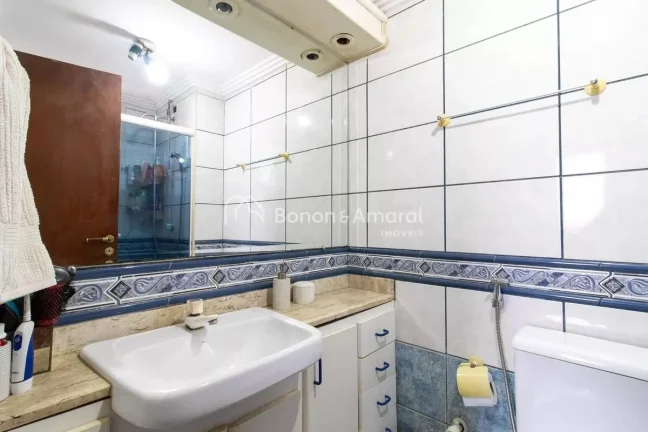 Imagem Localizado no charmoso bairro de Mansões Santo Antônio, este espaçoso apartamento de 80 metros qu...