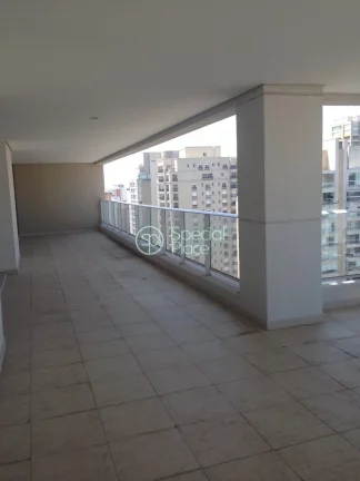 Imagem Excelente cobertura no Campo Belo com 606m² privativos, em prédio novo. Rico em iluminação natur...