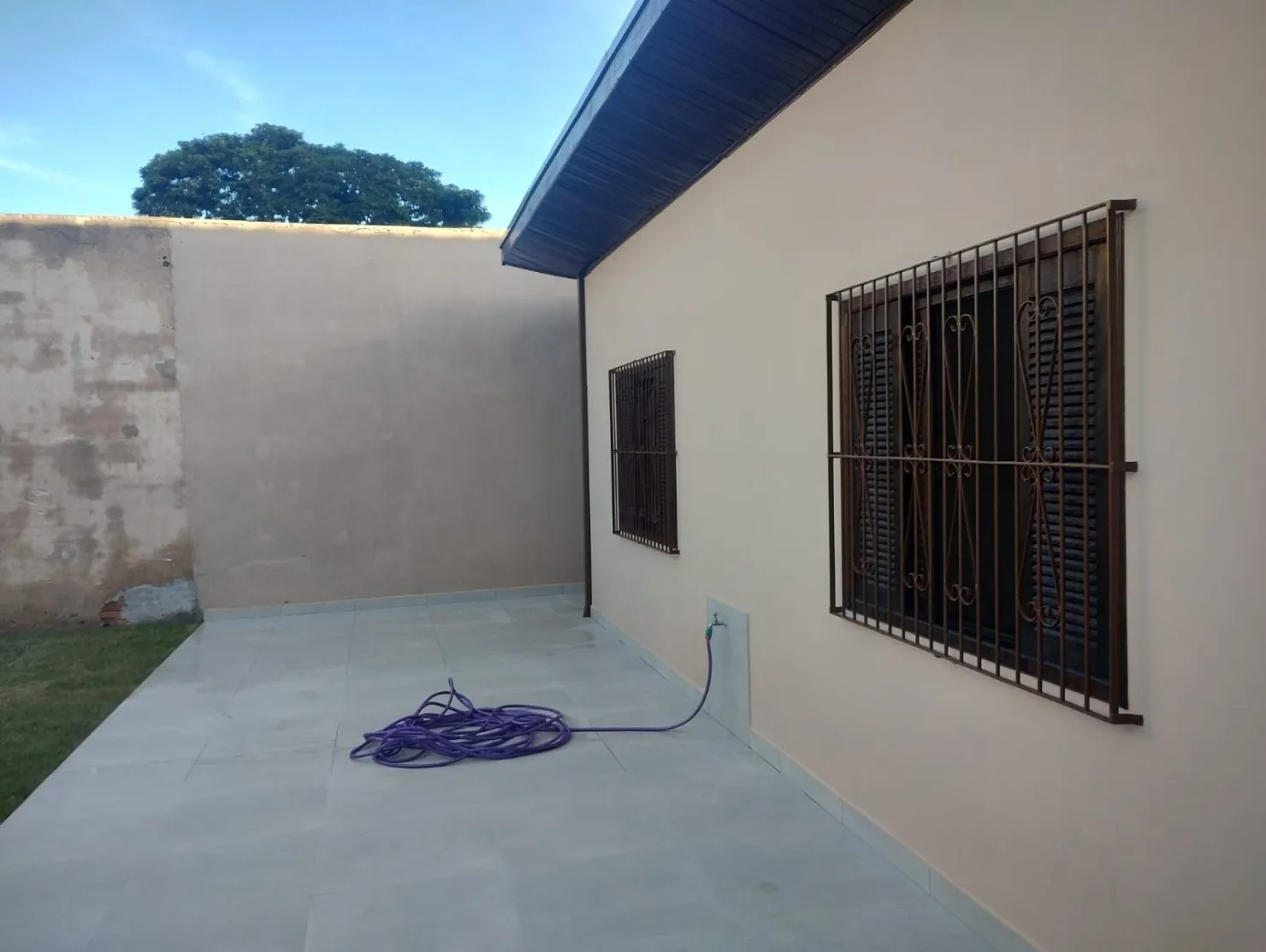 Imagem "Espaço e Conforto para sua família: Casa com Terreno inteiro, para venda e locação, 4 Dormitórios e Quintal Amplo à Venda"