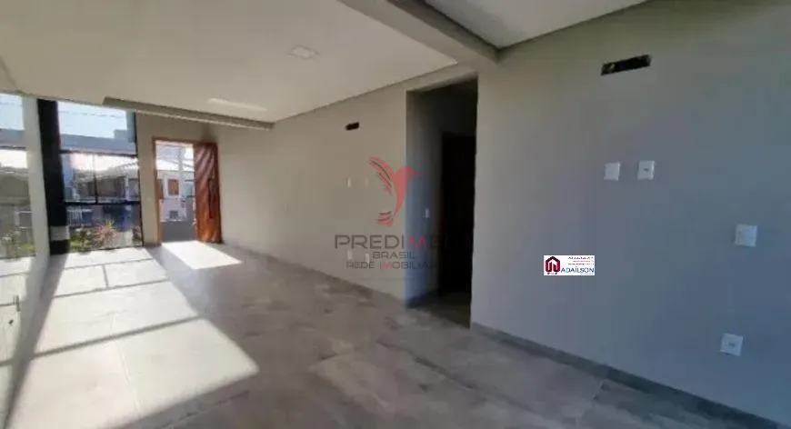 Imagem Casa com 3 Quartos e 2 banheiros à Venda, 99 m² por R$ 735.000 Há 5 minutos de centro