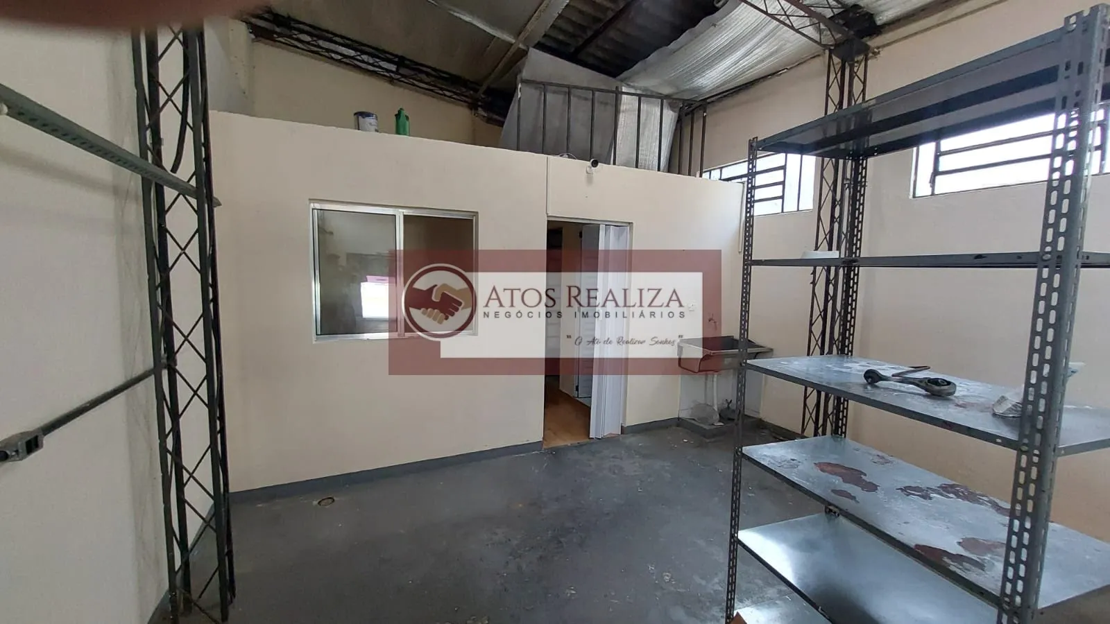 Imagem Alugo Excelente Galpão na Av Atlântica Socorro -SP: 130m² sala e 2 banheiros, locação por R$5.000.