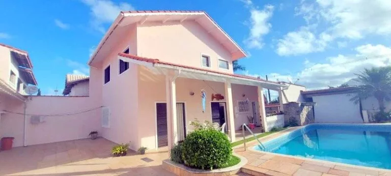 Imagem CASA EM 2 LOTES COM 5 DORMITÓRIOS E PISCINA