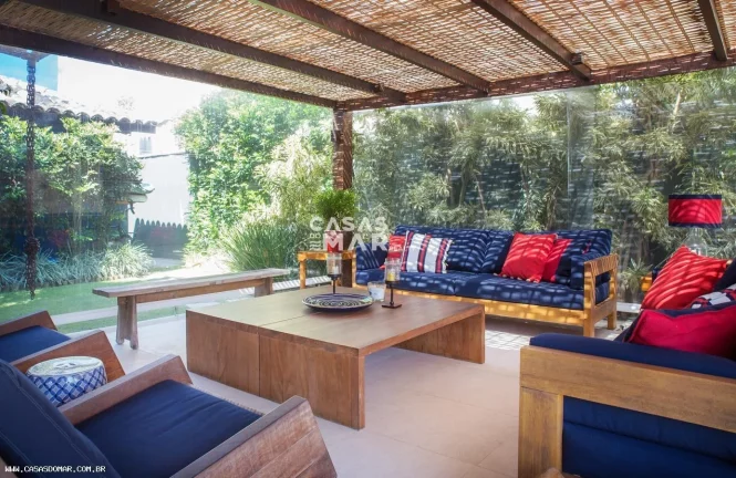 Imagem Casa de Luxo Frente Mar em Condomínio Exclusivo em Vila Luiza, Búzios-RJ - 4 Quartos, 4 Suítes, 5 Banheiros, 3 Vagas de Garagem!
