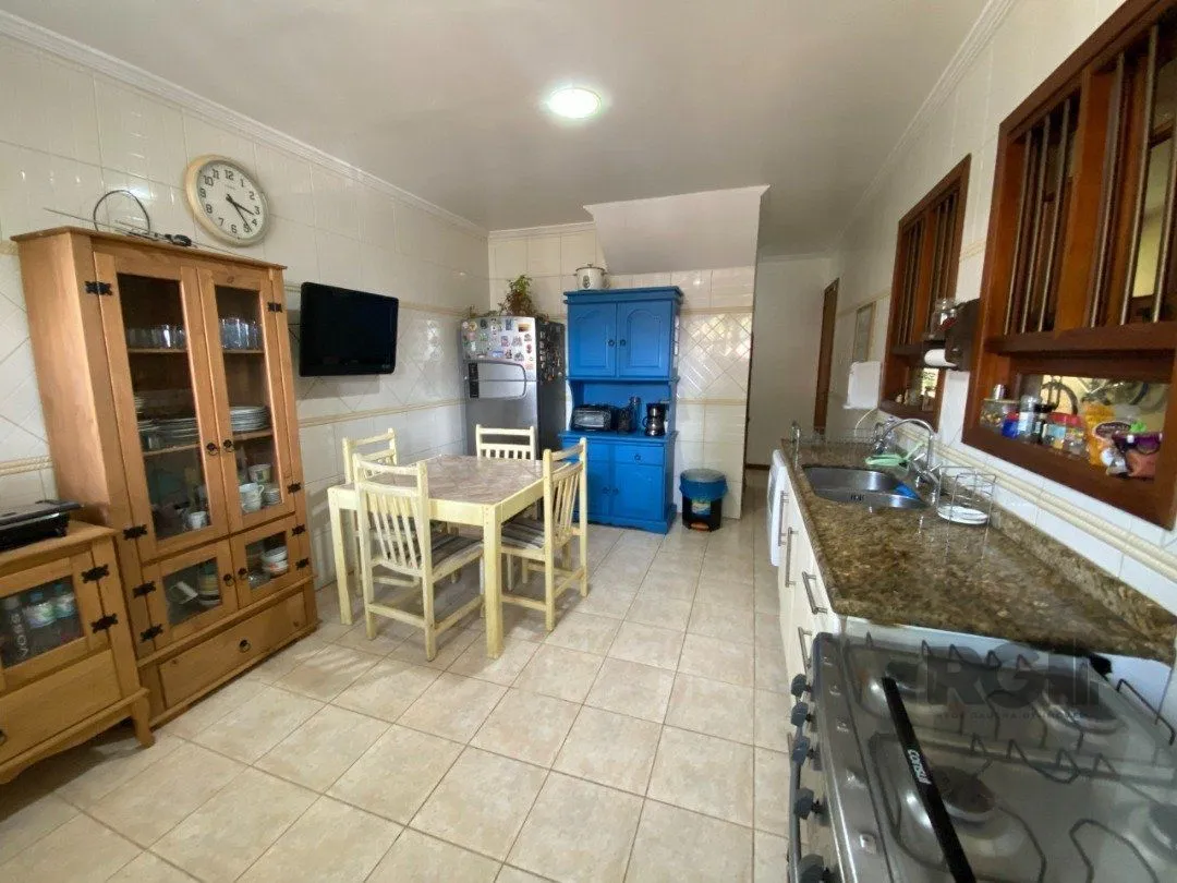 Imagem Casa para Venda - 350m², 4 dormitórios, sendo 4 suites, 4 vagas - Tristeza