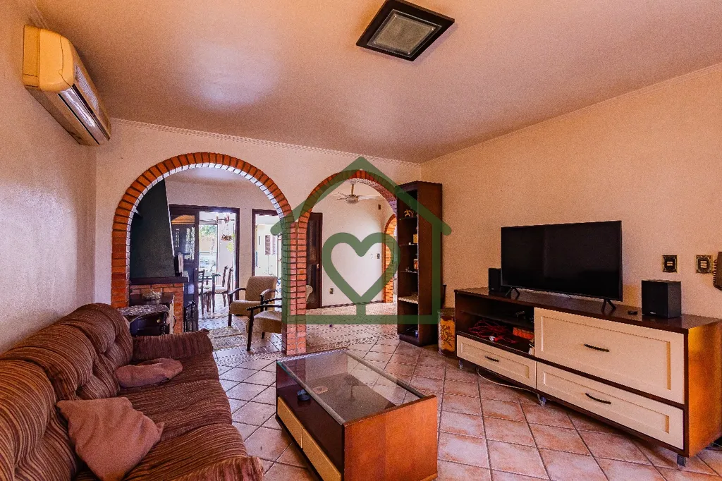 Imagem Casa à Venda no Bairro Cristal Apresentamos esta excelente residência localizada em uma das regiõ...