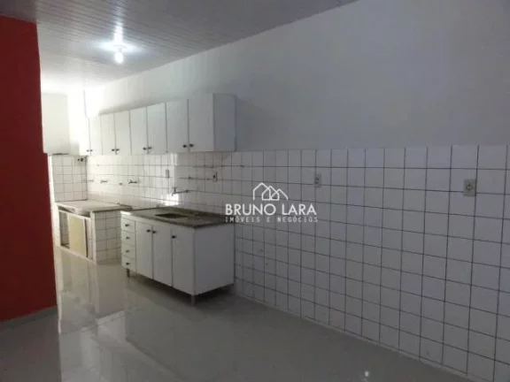 Imagem Casa com 5 dormitórios para alugar, 100 m² por R$ 3.516,66/mês - Centro - Igarapé/MG