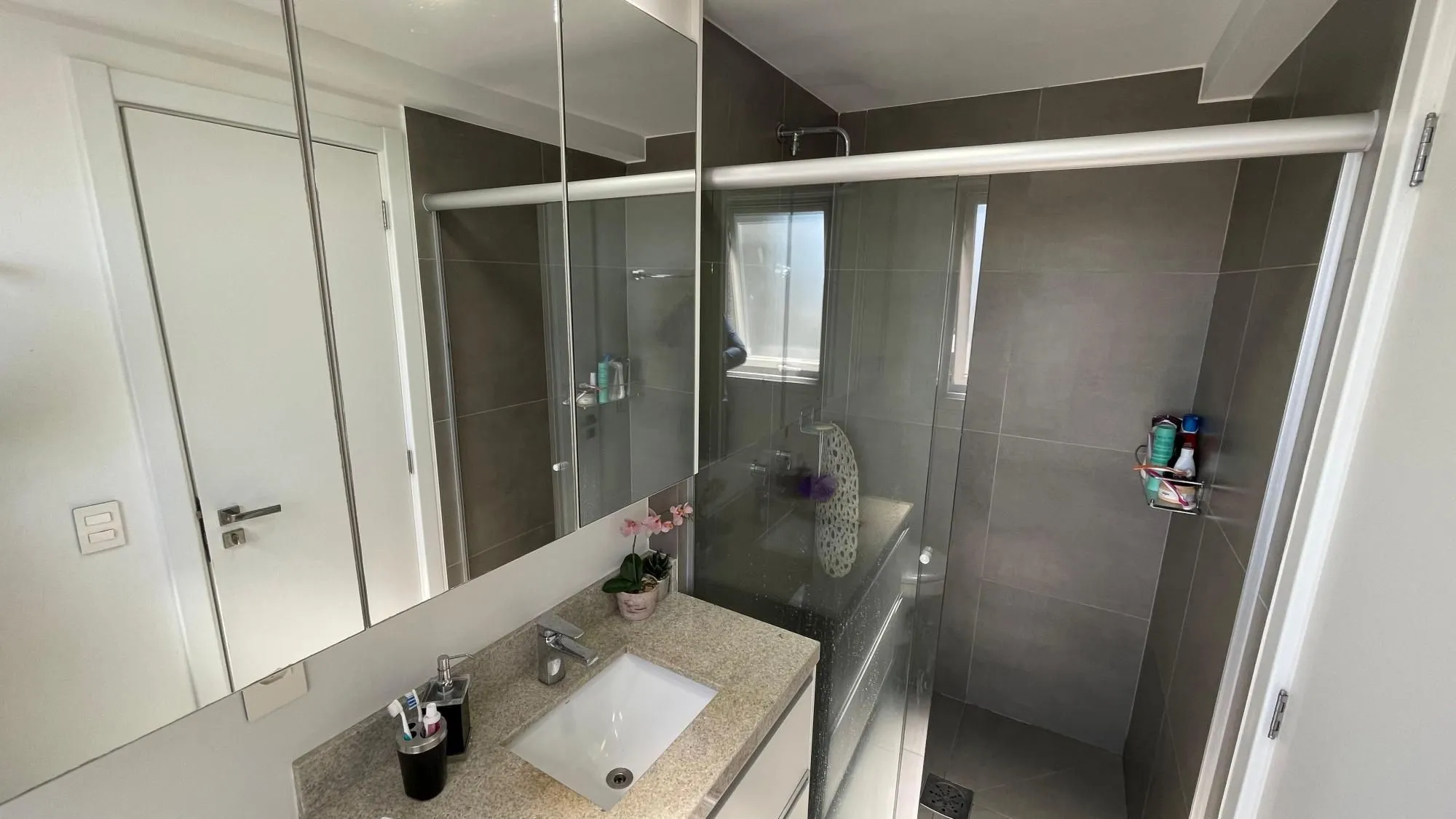 Imagem Apartamento 3 dormitórios, 1 suíte, semi-mobiliado com lazer completo - 76m²