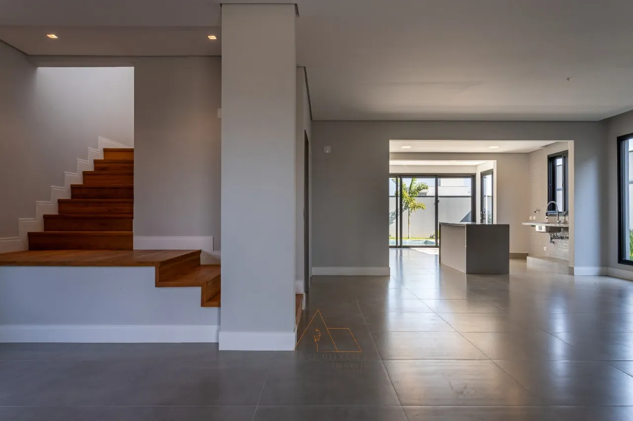 Imagem Venda de Casa de Alto Padrão no Condomínio Villas do Golfe em Itu-SP: 4 quartos, 1 suíte, 6 banheiros, 3 vagas, 336,98 m².