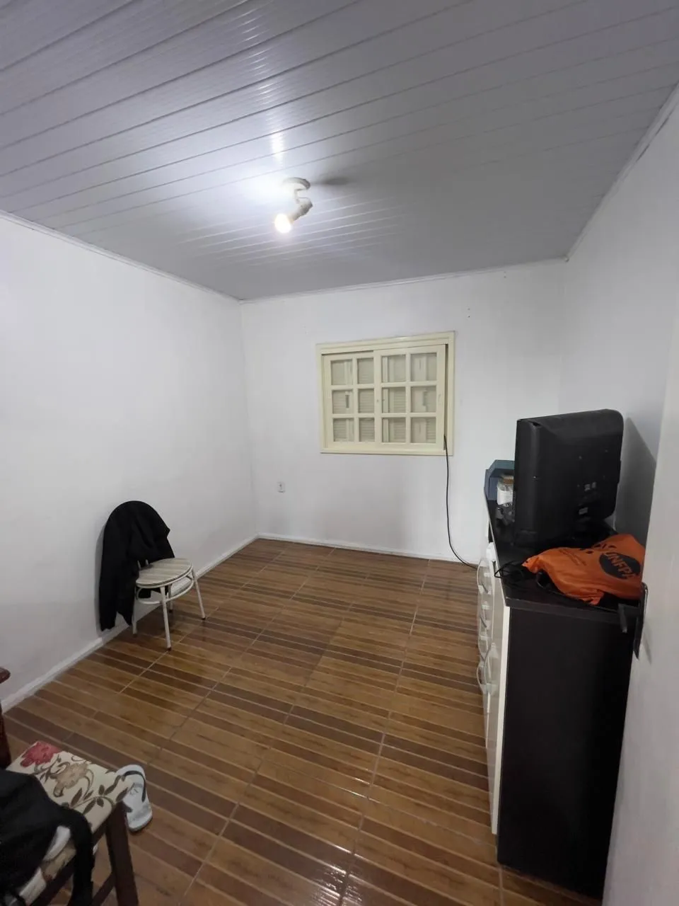 Imagem Ampla casa no Bairro Restinga 4 Dormitórios sendo um suíte