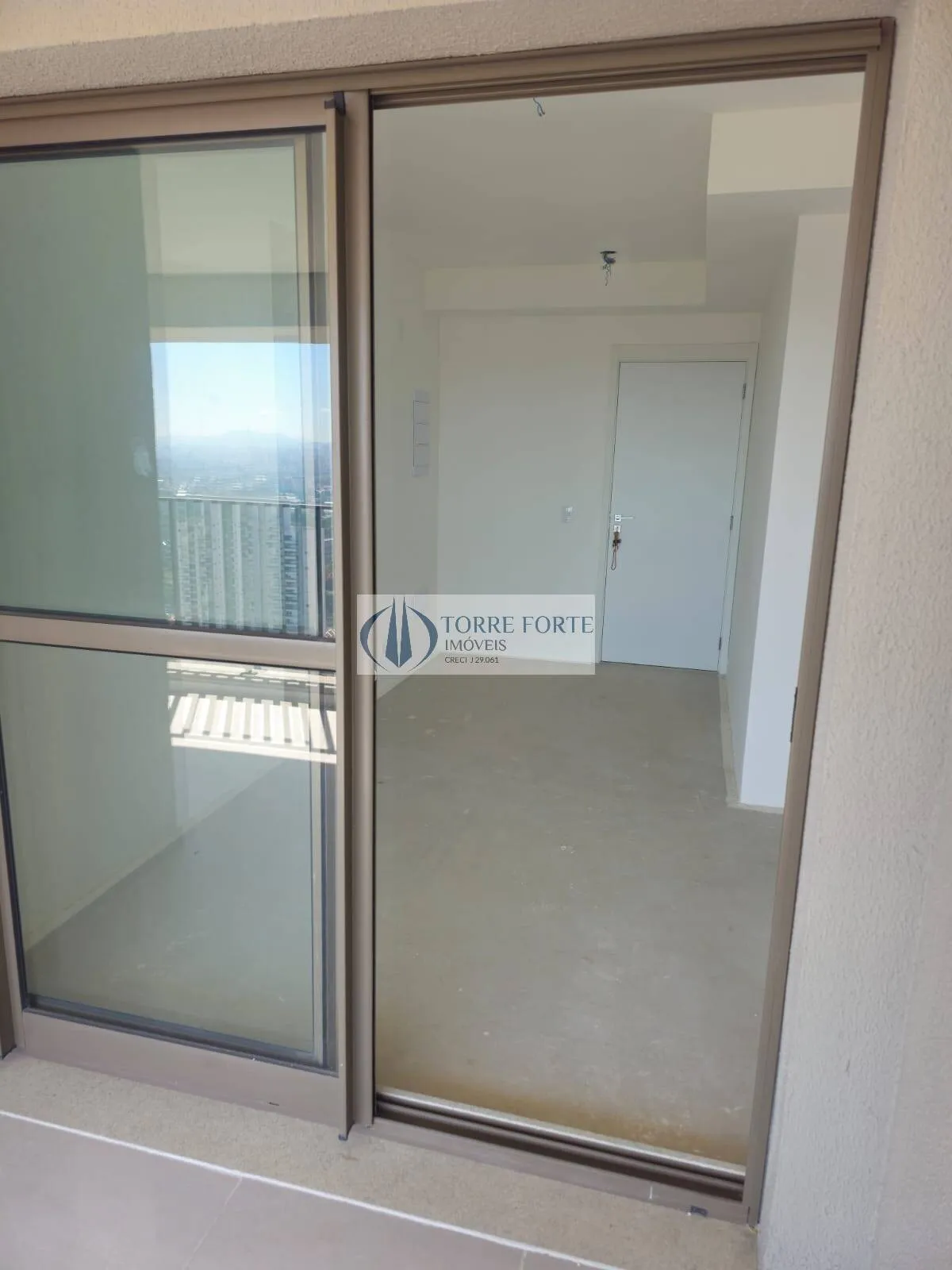Imagem Apartamento novo com 2 dormitorios 1 suite , varanda , 1 vaga no Tatuape .