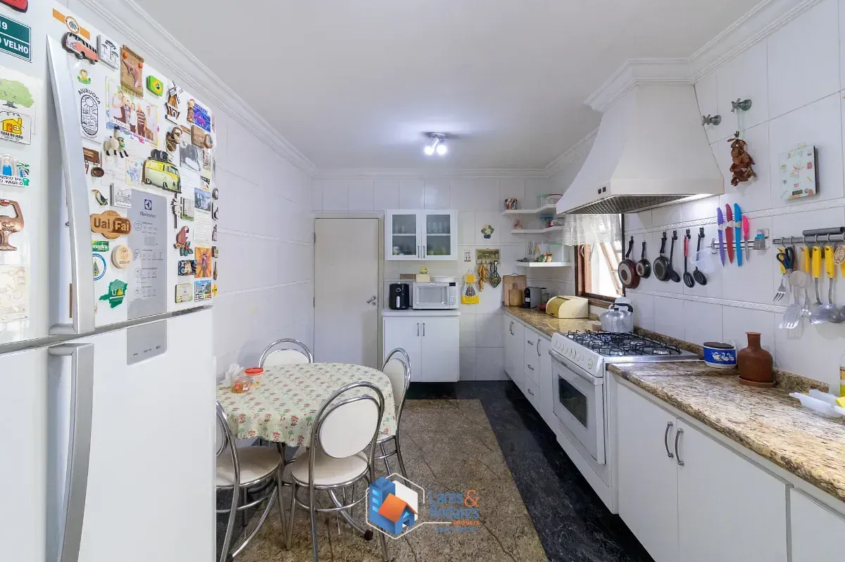 Imagem Sobrado para venda em City América com 4 quartos, sendo 3 suítes, 400m²