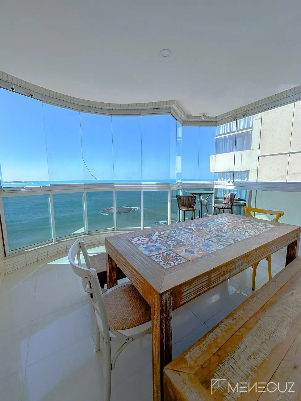 Imagem APARTAMENTO 3 QUARTOS A VENDA DE FRENTE PARA O MAR TOTALMENTE MOBILIADO E DECORADO