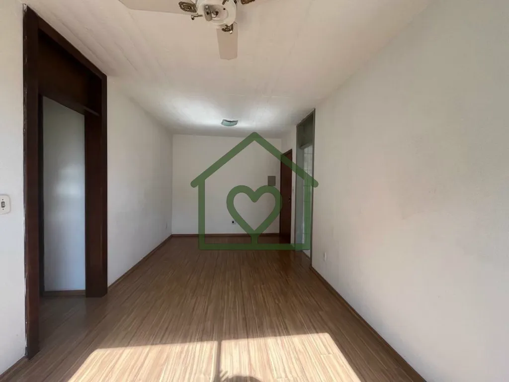 Atenção, moradores de Porto Alegre Se você está em busca de um novo lar, este apartamento no bai...