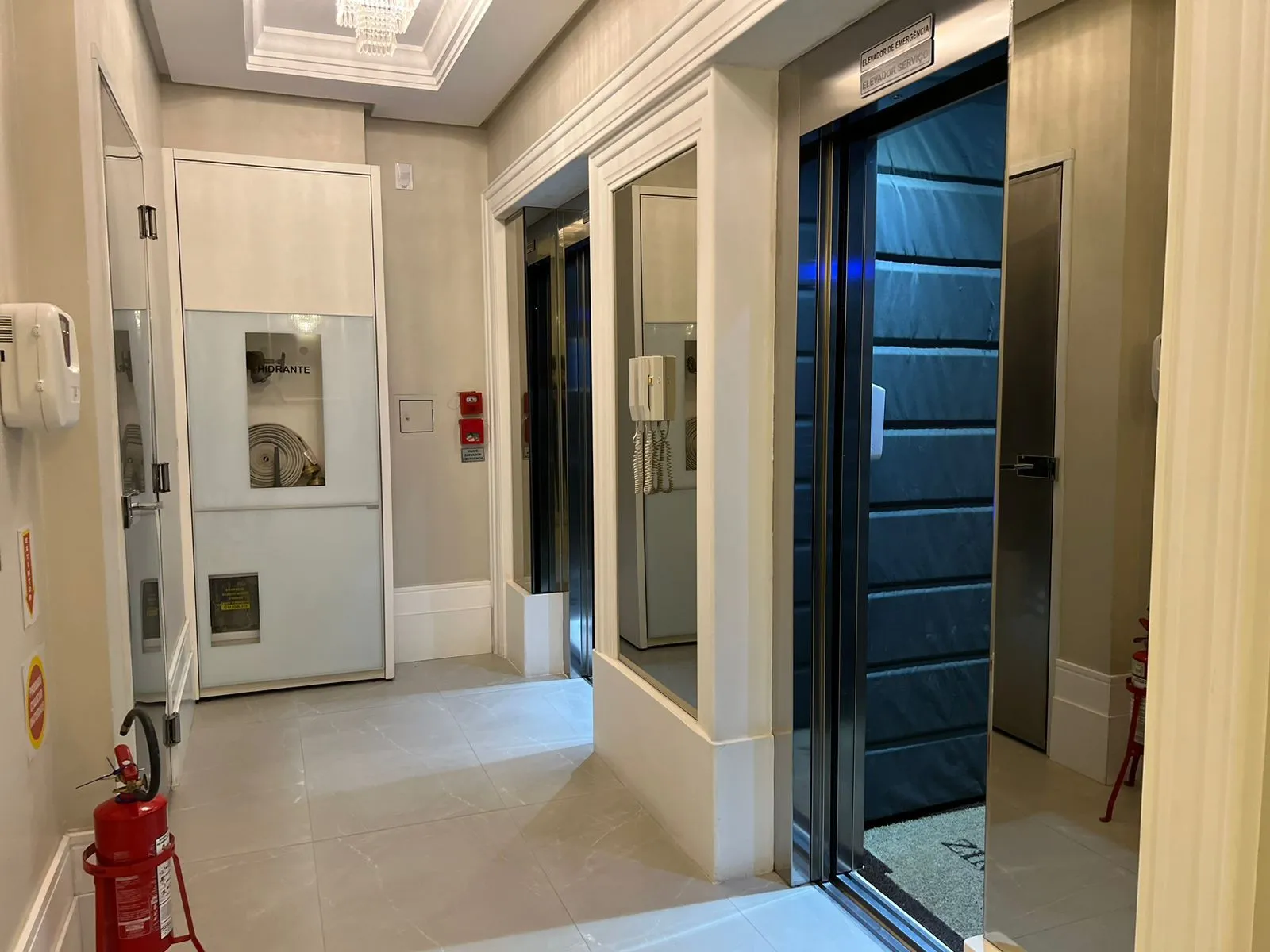Imagem Apartamento à venda com 142m2 por R$ 2.800.000,00