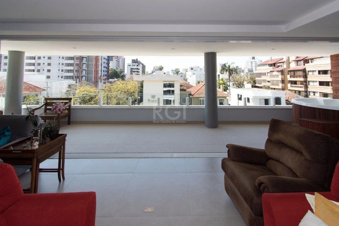 Imagem Cobertura para Venda - 230.43m², 3 dormitórios, sendo 3 suites, 2 vagas - Menino Deus