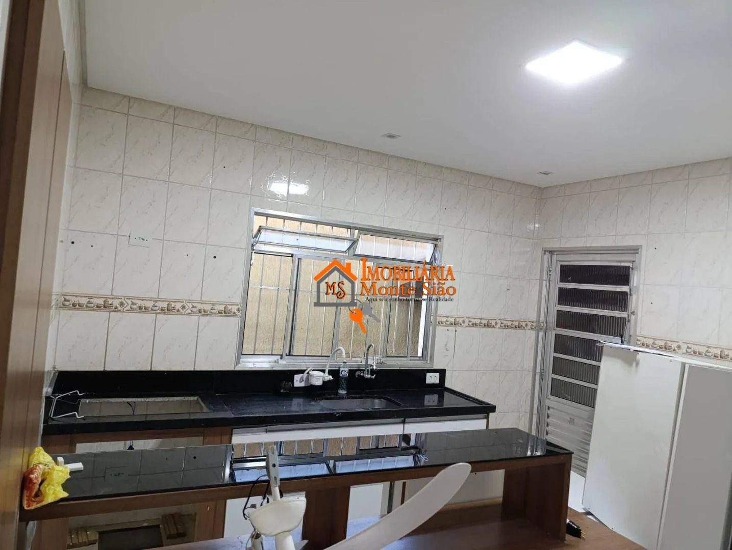Imagem Sobrado com 6 dormitórios à venda, 250 m² por R$ 630.000,00 - Vila Rio de Janeiro - Guarulhos/SP