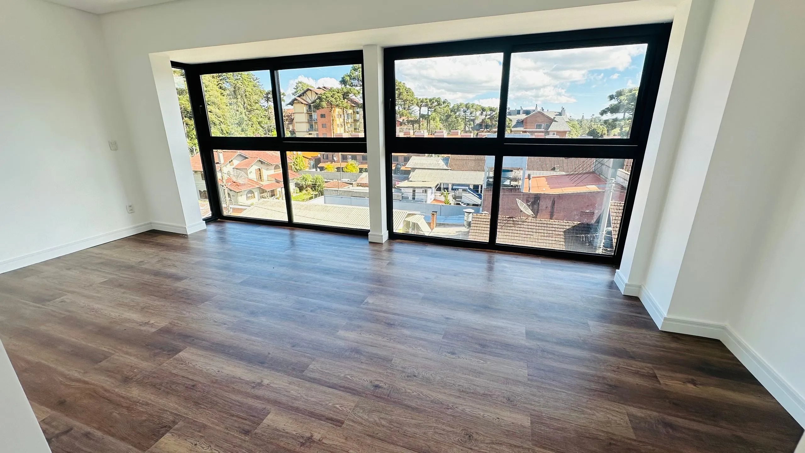 Imagem Lote à venda em Gramado, Vila Suíça, 113.46m2