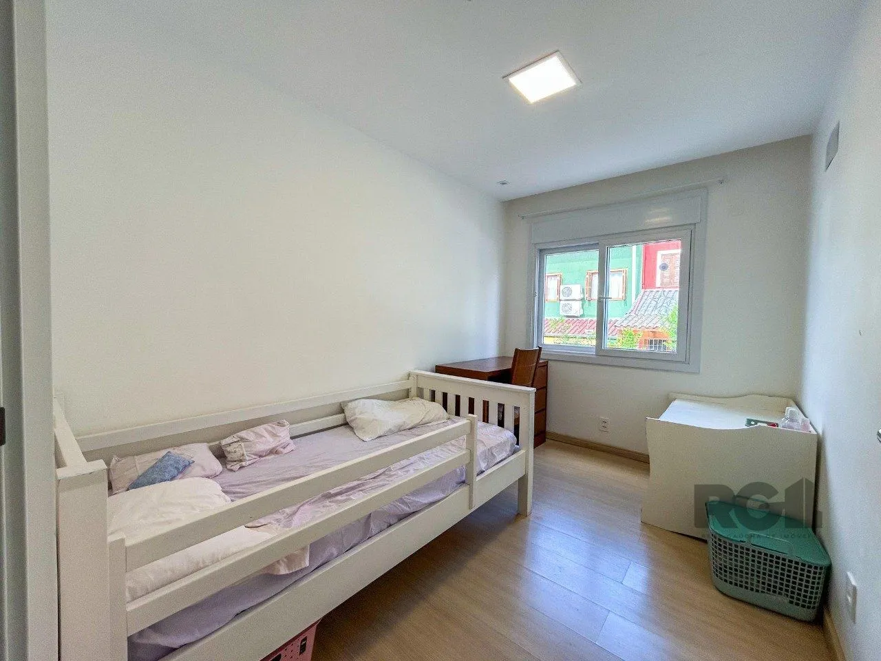 Imagem Casa para Venda,3 dormitórios,sendo 1 suite,2 vagas -Vila Nova, Porto Alegre, RS