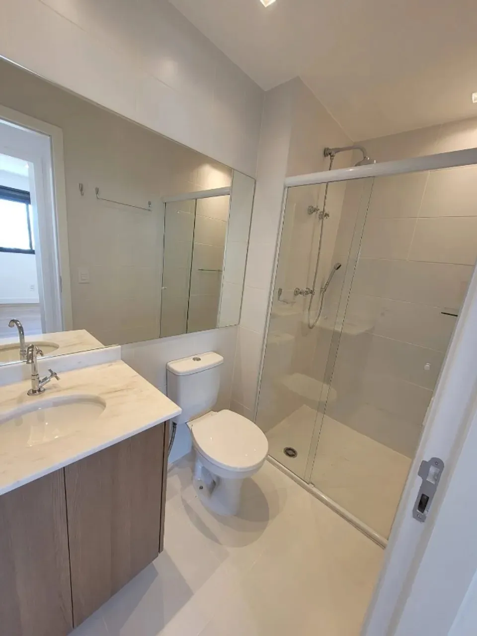 Imagem Apartamento para locação em Barueri-SP, bairro Aldeia: 2 quartos, 1 suíte, 1 sala, 2 banheiros, 1 vaga, 56m². Venha conferir!