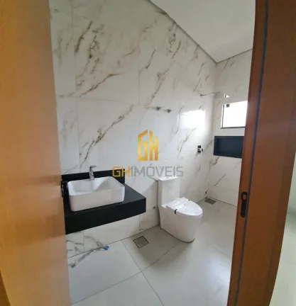 Imagem CA1591

Aceita financiamento!

- Lote com 378 m² e 221 m² de área construída;
- 3 suítes, sendo...