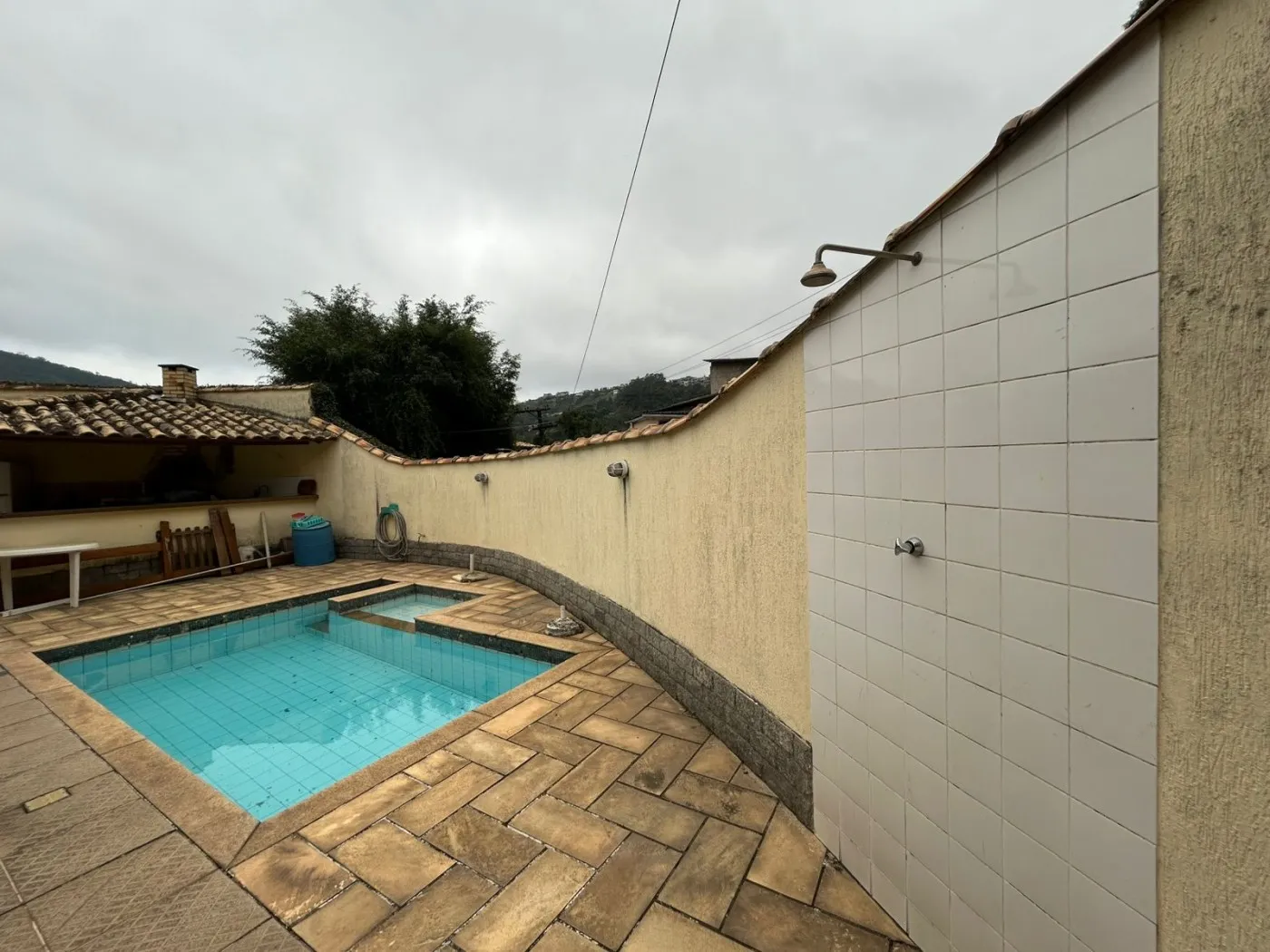 Imagem Casa para Venda em Petrópolis / RJ no bairro Nogueira