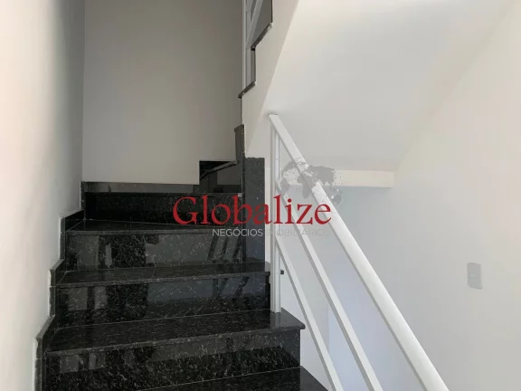 Imagem Casa com 2 súites e 2 vagas à venda no Bairro Campo Grande em Santos por 674.000,00.