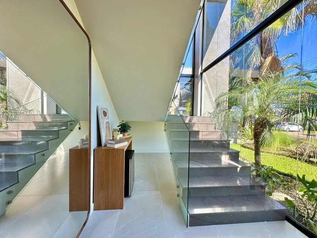 Imagem SOBRADO À VENDA PAGAMENTO EM 60X CONDOMÍNIO MALIBU BEIRA LAGO COM DECK E PISCINA