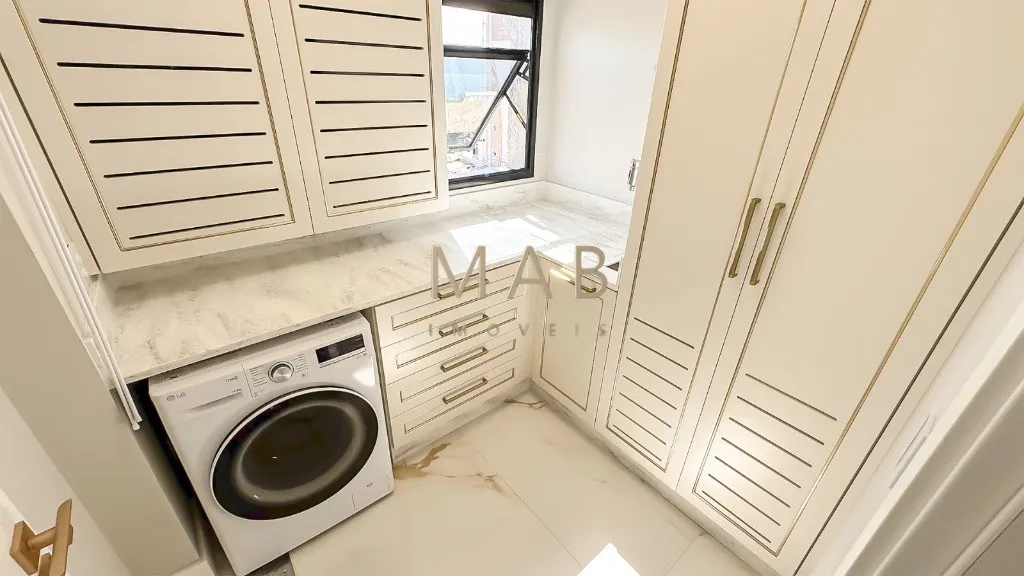Imagem Cobertura duplex à Venda em Jurerê, com 4 suítes, rooftop com piscina infinita, elevador privativo, automação e alto padrão.