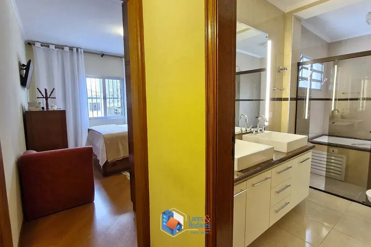 Imagem Sobrado para venda em Vila Santa Catarina com 3 quartos, sendo 2 suítes, 223m²