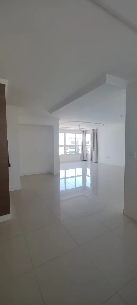 Imagem Apartamento com 03 Quartos e 02 vagas em Torres (01 suíte)