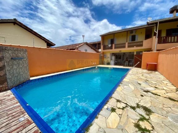 Imagem Oportunidade Única para Seu Negócio: 7 Apartamentos Comerciais com 16 Quartos, 7 Salas, e Piscina!