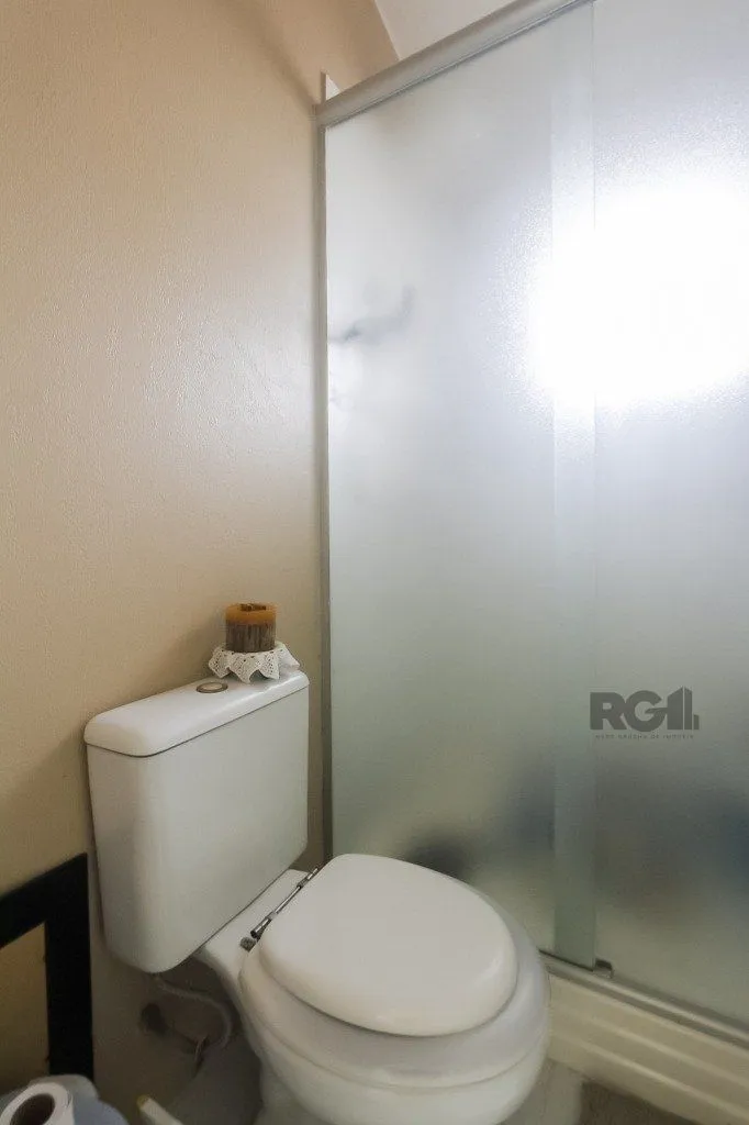 Imagem Casa em condomínio, 77m², 2 dormitórios e 2 vagas no bairro Humaitá
