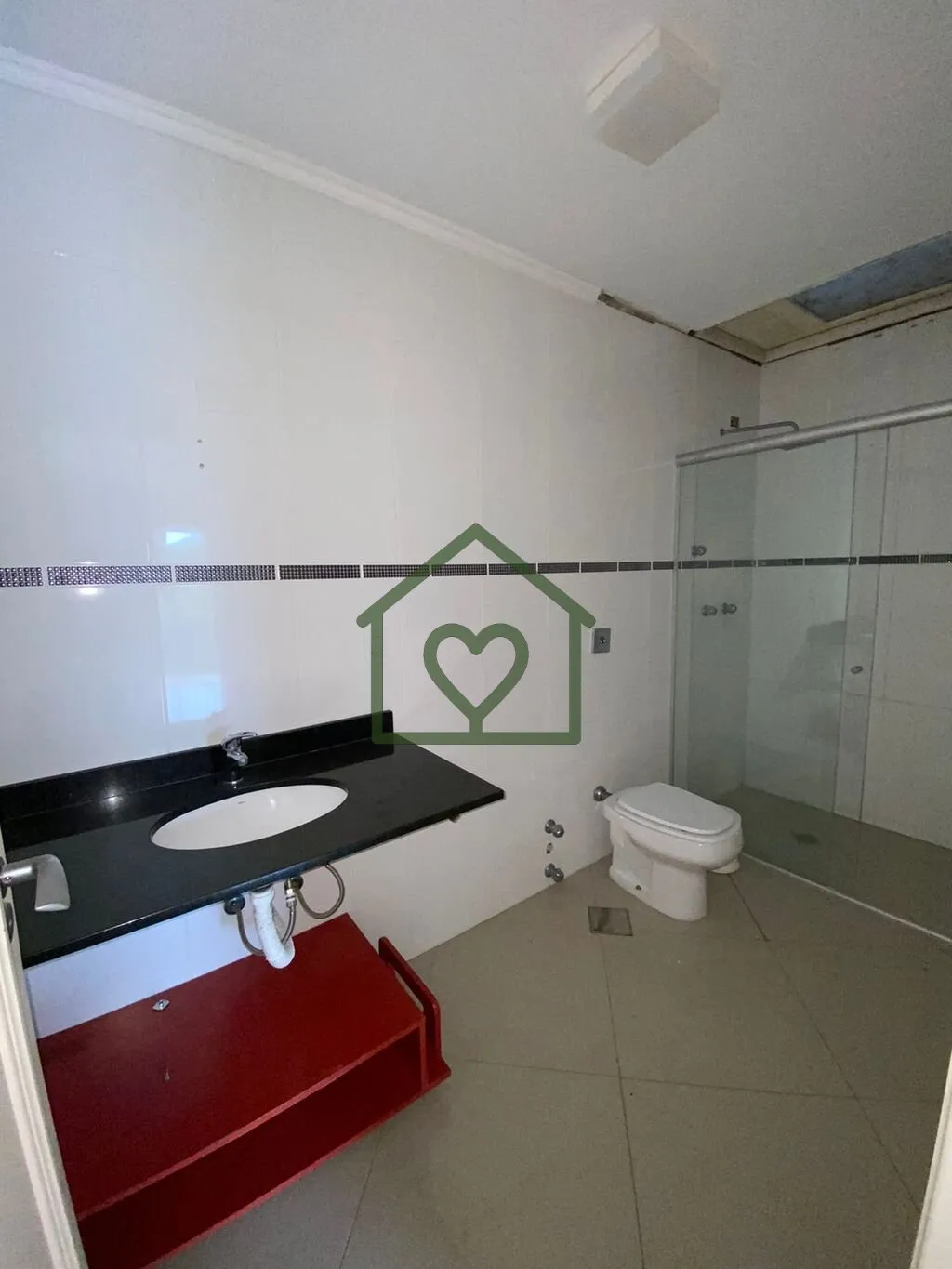 Imagem Casa no bairro Chácara das Pedras com 4 dormitórios, sendo duas suítes, escritório, banheiro soc...