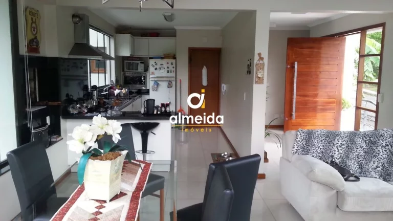 Imagem Casa 4 dormitórios à venda Nossa Senhora de Lourdes Santa Maria/RS