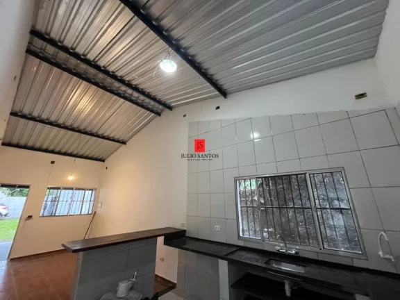 Imagem Imóvel térreo Pereque Açu com amplo espaço externo