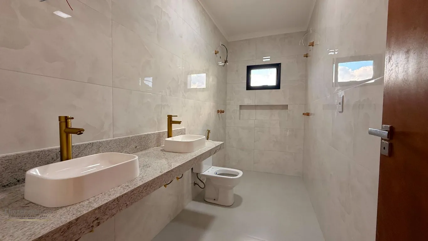Imagem Casa com 4 quartos a venda no bairro Jardim Acacias em Poços de Caldas