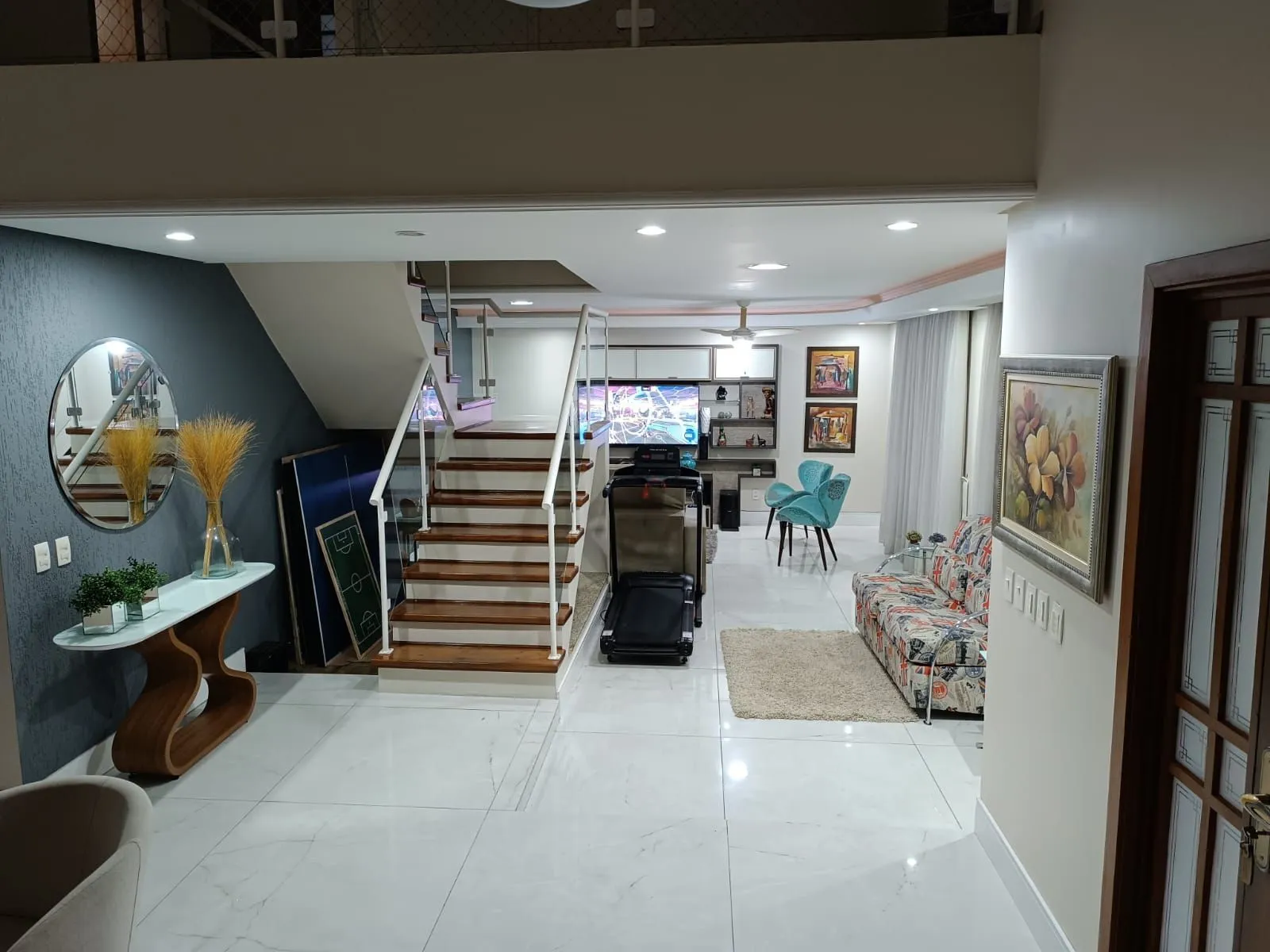 Imagem Casa em Condomínio com 03 quartos (01 suíte com closet) e 06 vagas no Ecoville