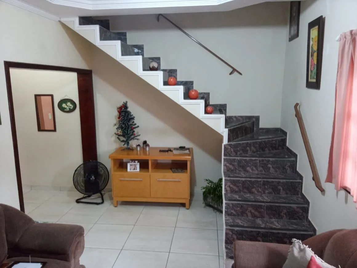 Foto do imóvel Casa à venda 3 Quartos, 2 Vagas, 172M², Residencial e Comercial Cidade Morumbi, Pindamonhangaba - SP