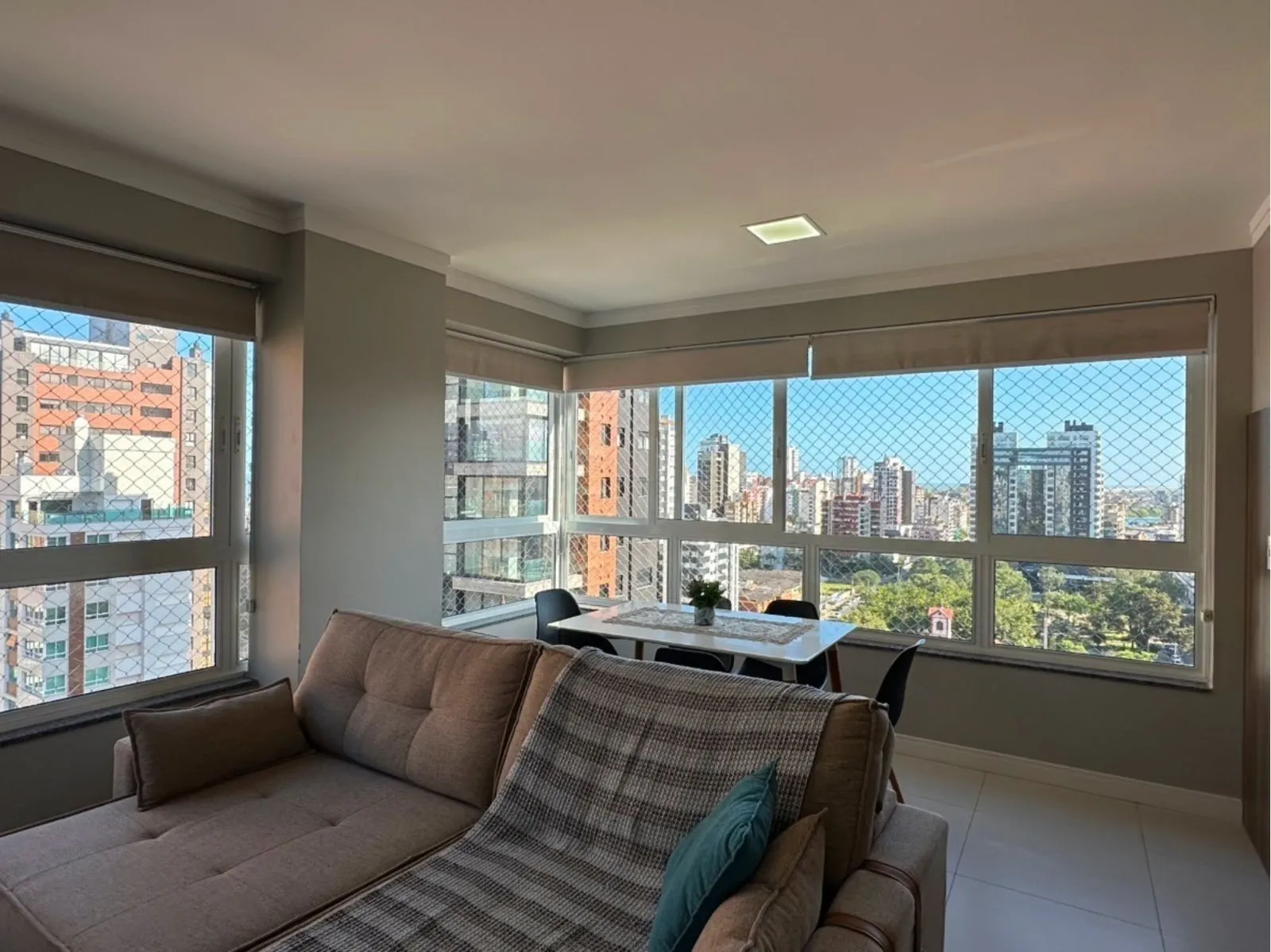 Imagem Apartamento à venda em Torres, Centro, com 2 quartos, 70m2