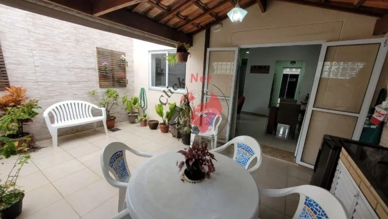Imagem Lindo sobrado à venda, reformado recentemente e pronto para morar no bairro Demarchi, São Bernardo do Campo com 3 dormitórios, sendo 1 suíte, 2 vagas, 100 m².