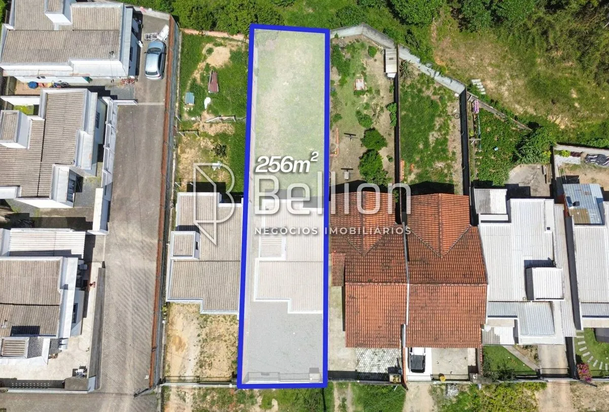Foto do imóvel Residência situada em um bairro tranquilo em Timbó. Com um terreno espaçoso de 262,50 m², esta propriedade oferece um espaço para sua família desfrutar. em Rua das Hortensias