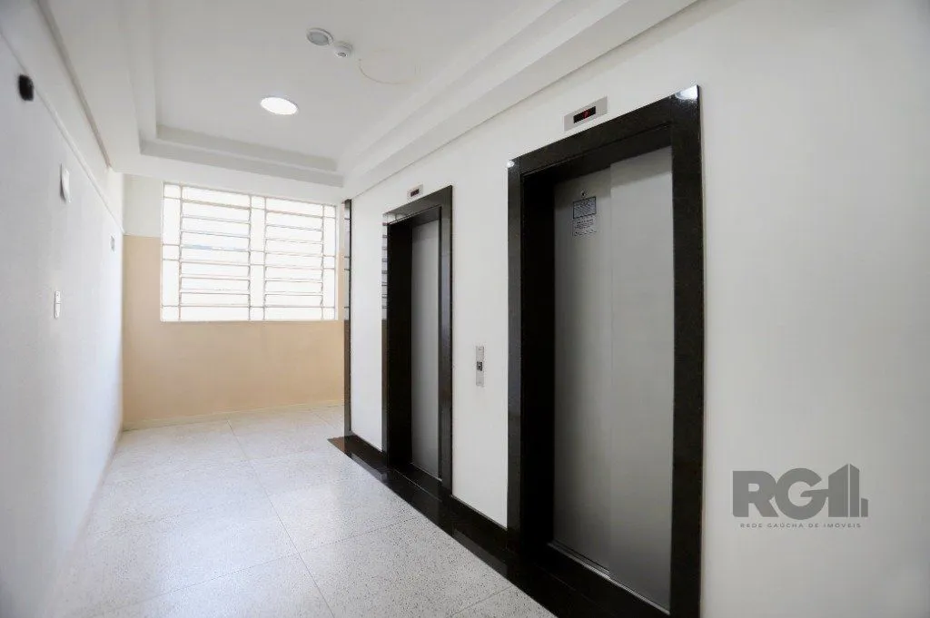 Imagem Apartamento 02 dormitórios no Bairro Floresta em Porto Alegre