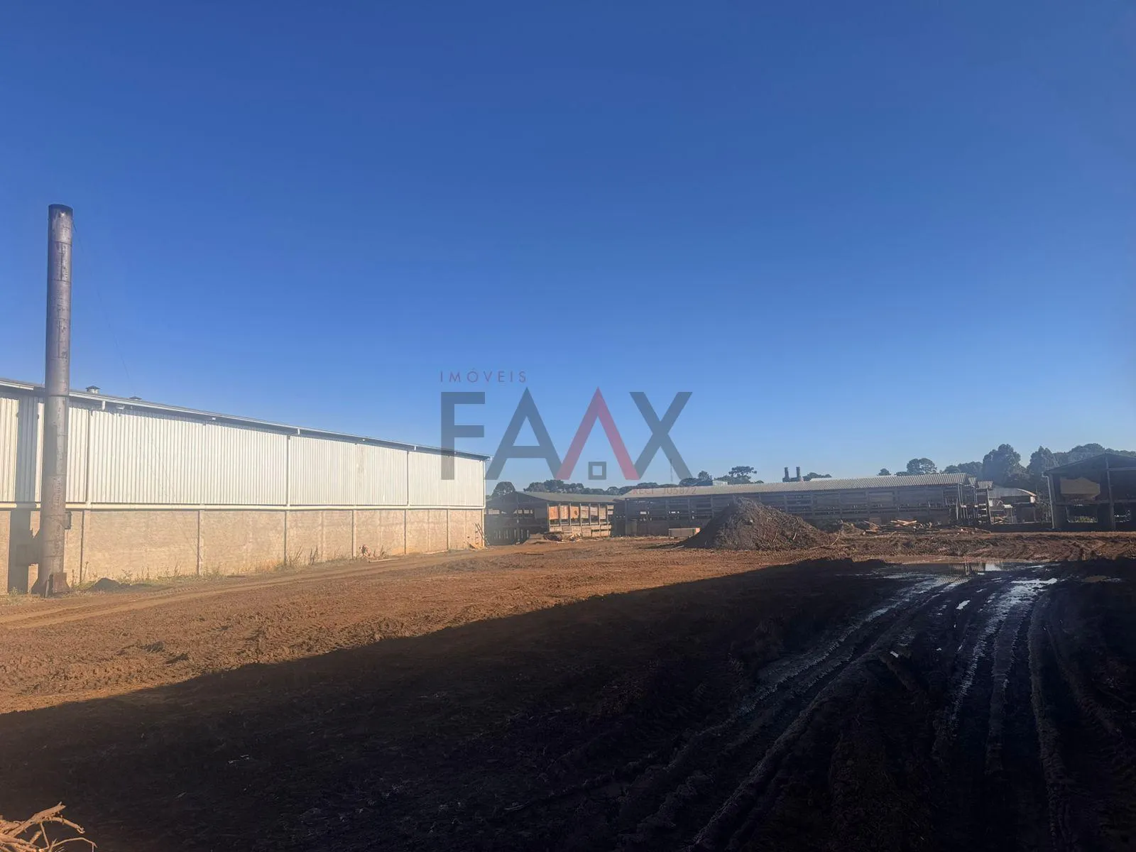 Imagem Terreno de 21.000m e 3.000,00m de área construída com ótima localização à venda na Palmeirinha, PR