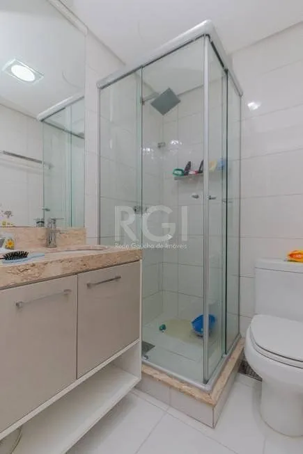 Imagem Apartamento de 3 dormitórios e 1 suíte no bairro Floresta em Porto Alegre