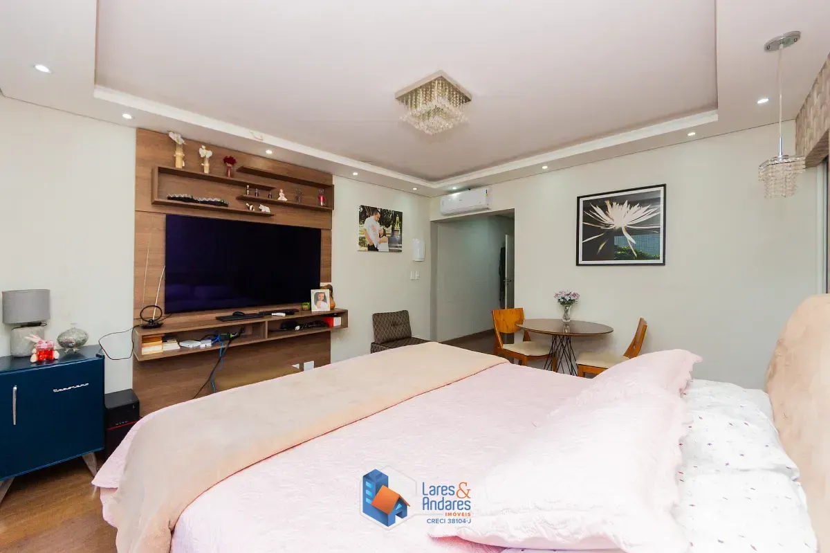 Imagem Sobrado para venda em Sacomã com 5 quartos, sendo 1 suíte, 245m²