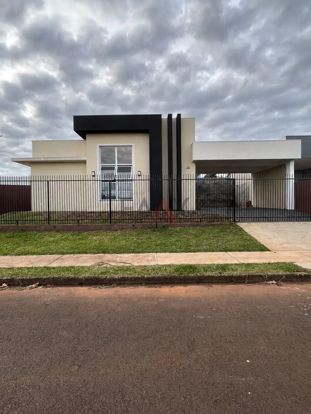 Foto do imóvel Casa disponível para Venda de esquina com 97,98m² no Loteamento João Gelinski.