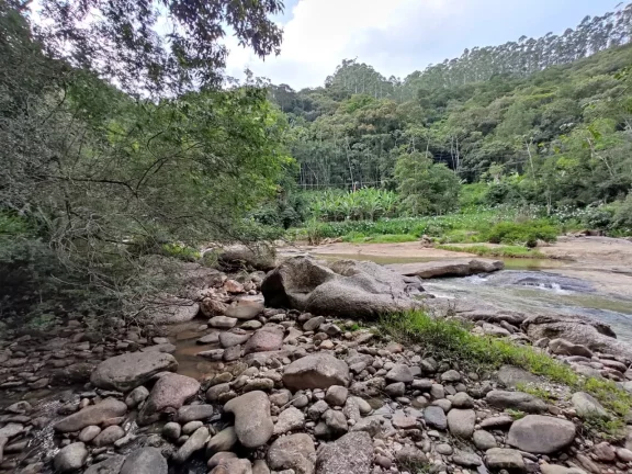 Imagem Com 70 Metros de frente paro Rio do Braço, em São Valentim À 13Km do Centro de Nova Trento. Sendo 7Km de estrada de Barro.