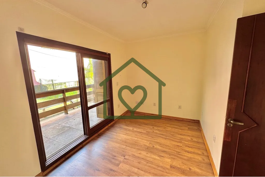 Imagem Casa com 237m2 em Porto Alegre, no bairro Sarandi, ideal para quem busca conforto, praticidade e exc...