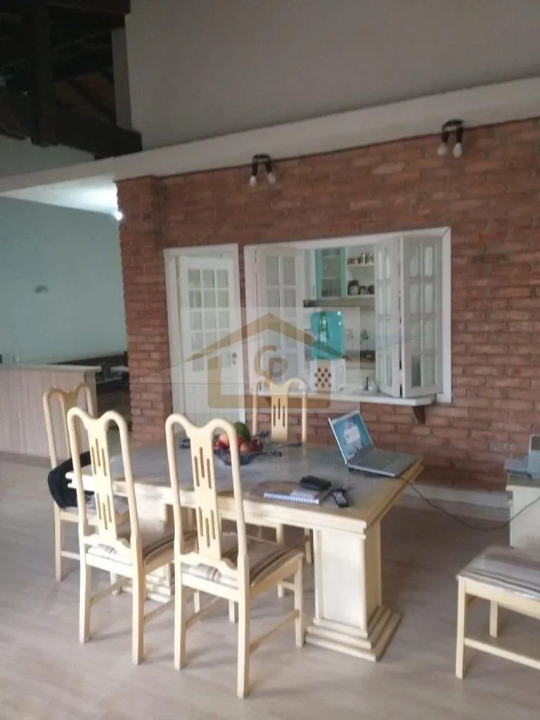 Imagem Bem agradável - Casa térrea com 3 suítes, 4 vagas *Residencial com excelente área de lazer